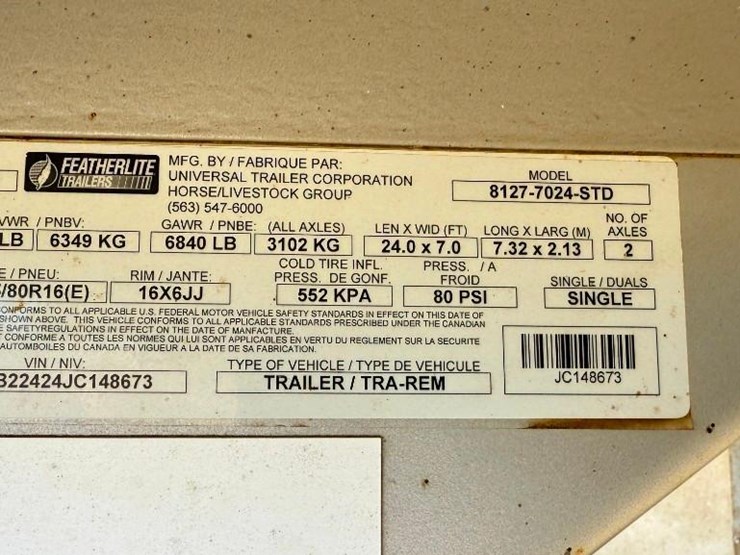 2018-featherlite-livestock-trailer-image-7