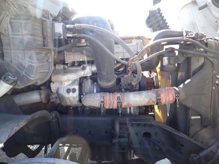 2016-freightliner-cascadia-t/a-hiway-tractor---day-image-29