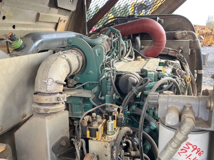 volvo-dd120b-image-12