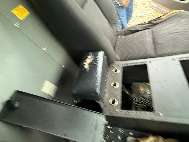 2014-chevrolet-tahoe-image-43