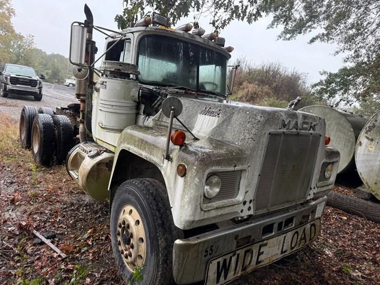 #22576-•-inop-1987-mack-r600k-t/a-single-cab-truck-tractor-vin:-1m3n231k8ht004087-image-2
