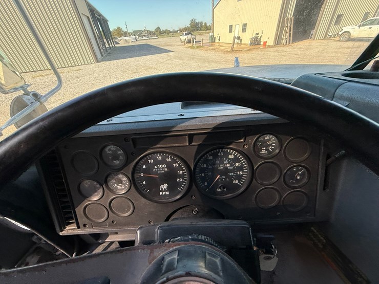 1995-mack-ch613-image-90