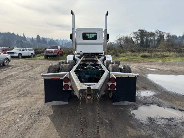 2018-kenworth-w900-image-4