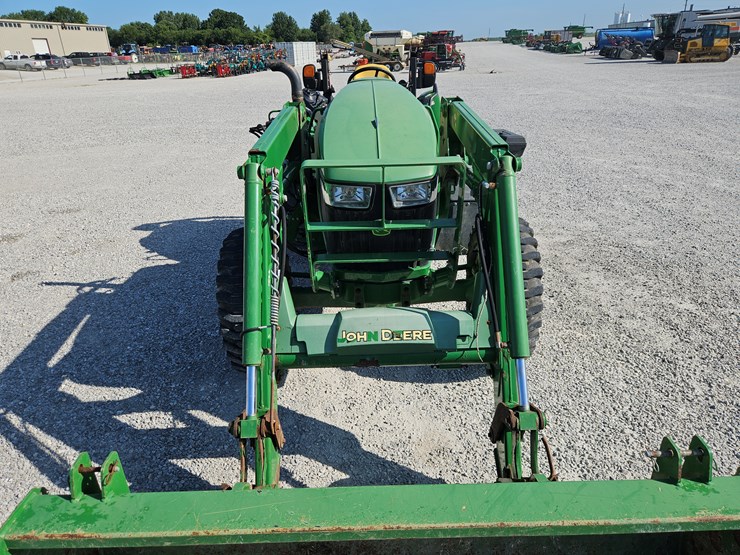 2016-john-deere-5085e-image-4