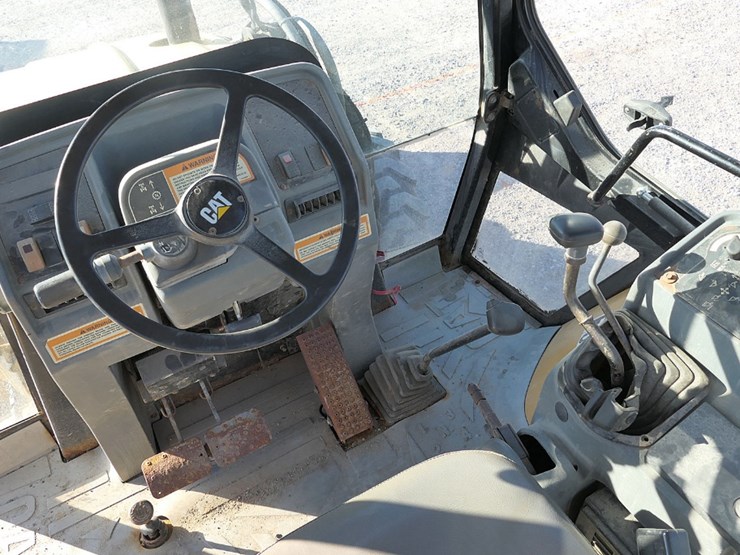 caterpillar-426b-image-30