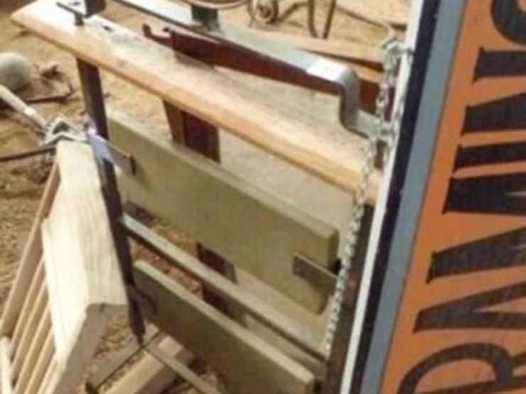 signs,-wash-board,-wood-frame,-glass-doors-image-4