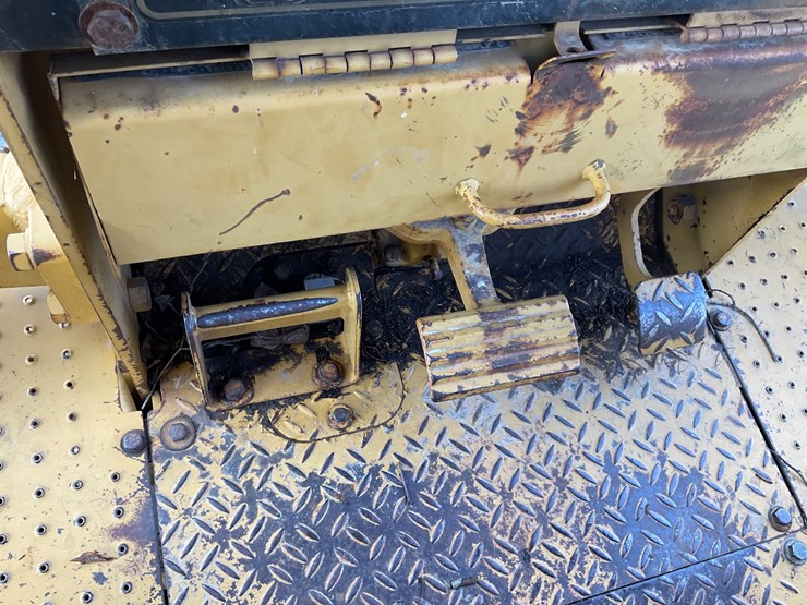 caterpillar-d5c-xl-image-18