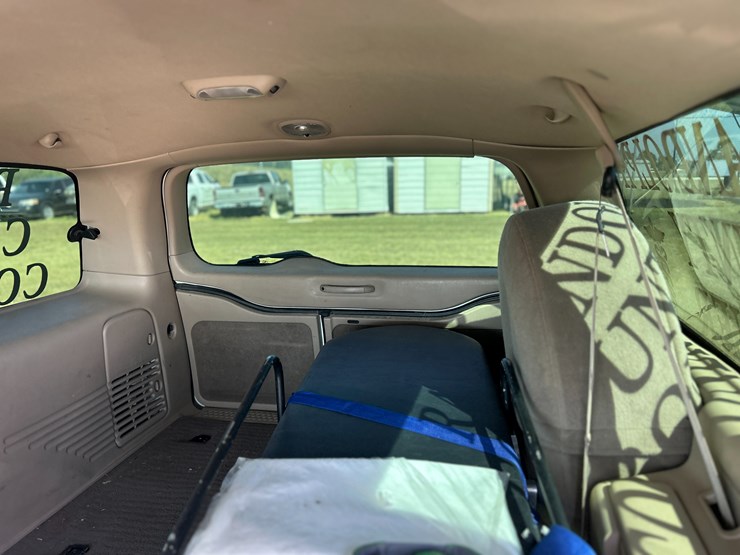 2000-ford-excursion-image-20