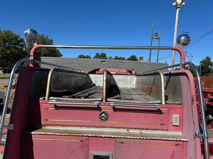 #22559-•-inop-1971-international-harvester-1800-s/a-daycab-fire-truck-vin:-416080g411147-image-16