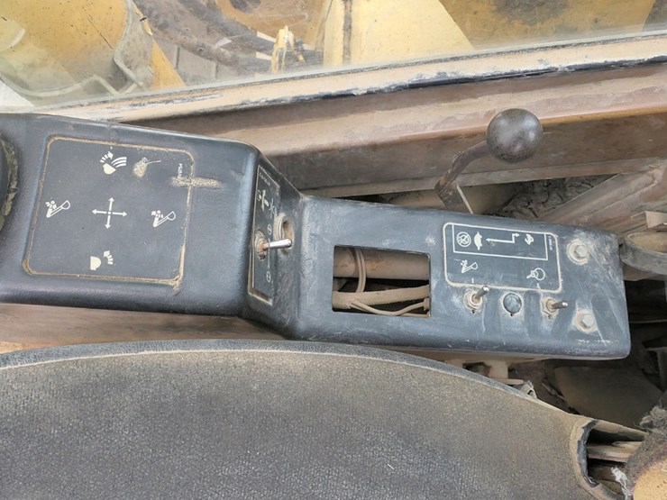 caterpillar-215d-image-33