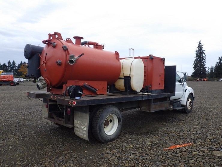 2011-ford-f650-image-5