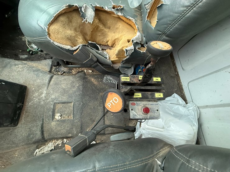 2002-caterpillar-3126-image-56