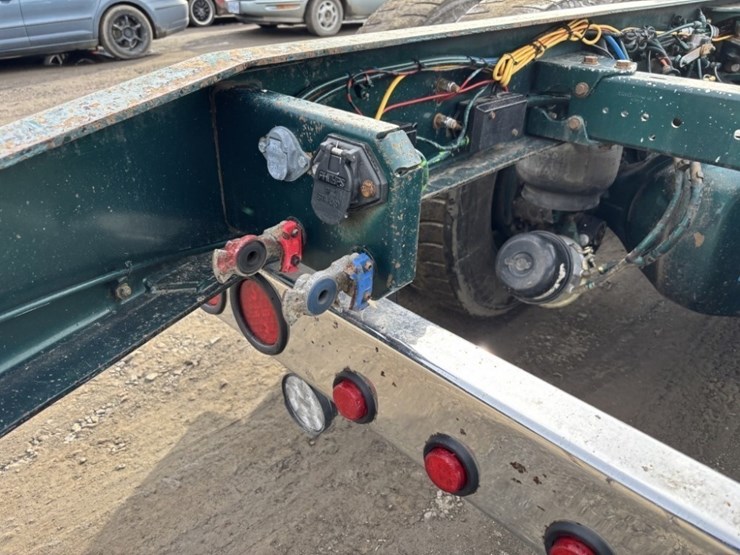 2018-kenworth-w900-image-24