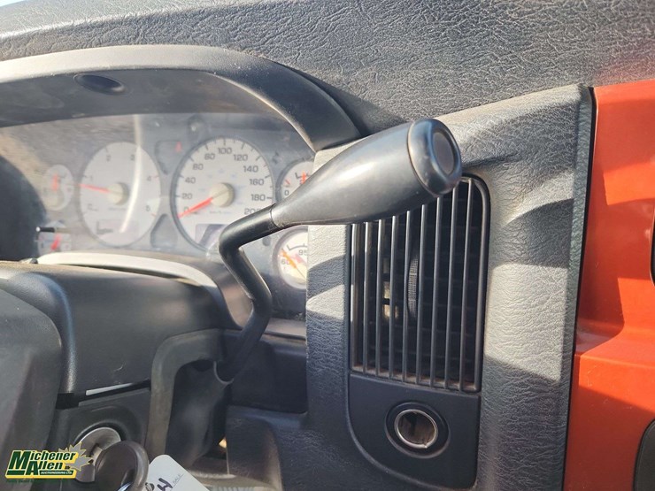 2004-dodge-ram-3500-image-16