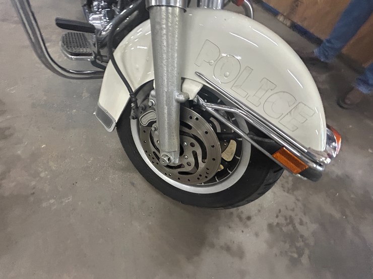 #27034-•-2003-harley-davidson-police-road-king-motorcycle-vin:-1hd1fhw183y736720-image-25