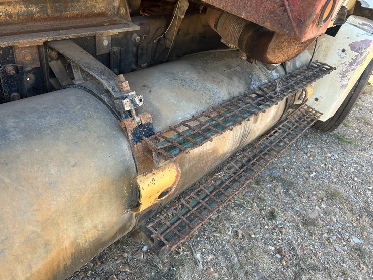 #22532-•-1996-freightliner-t/a-daycab-dump-truck-vin:1fuydzyb8tp876191-image-18