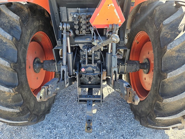 2013-kubota-m135gx-image-12