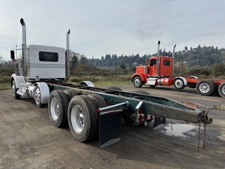 2018-kenworth-w900-image-3