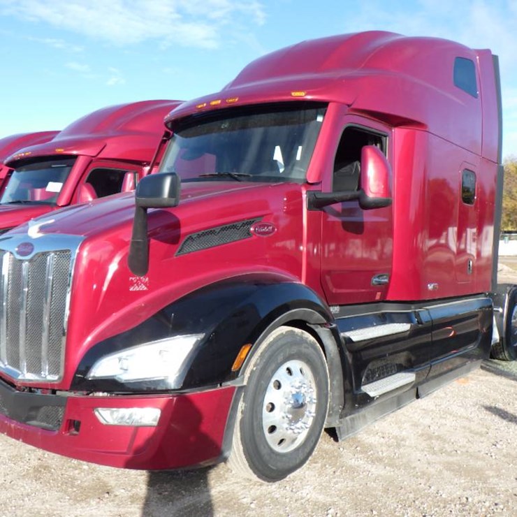 2023 PETERBILT 579