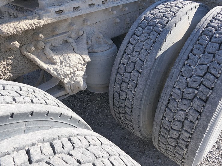 2004-mack-ch613-image-13