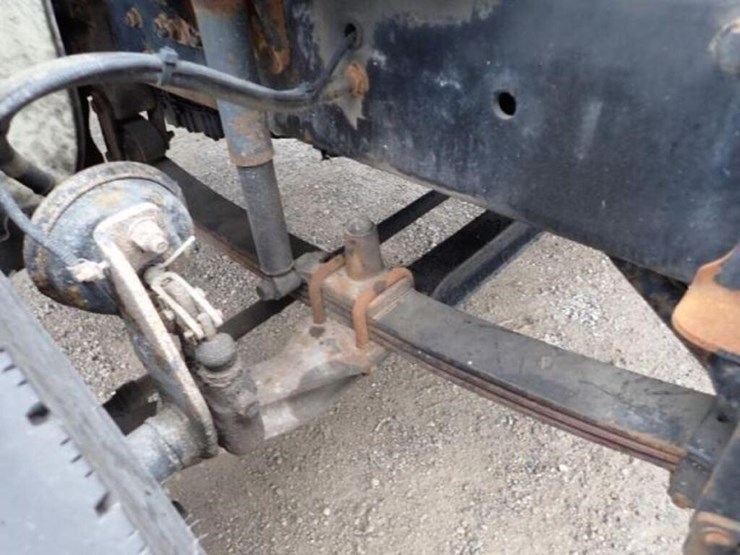 inoperable-2010-freightliner-m2106-business-class-image-31