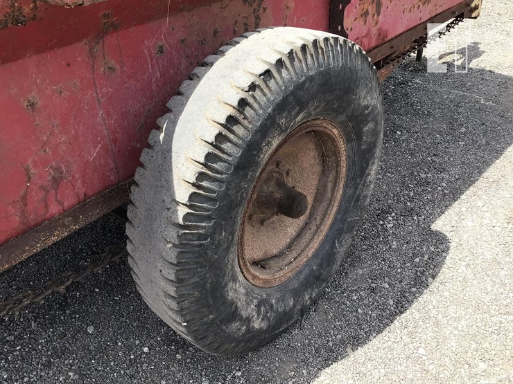 new-holland-327t-image-12