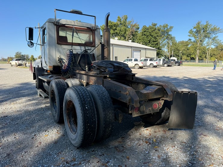 1995-mack-ch613-image-5