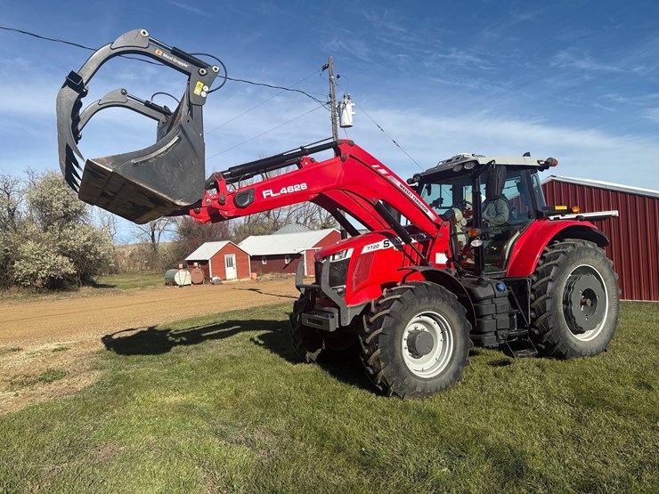 2021-massey-ferguson-7720s-dyna-6-tractor-image-2