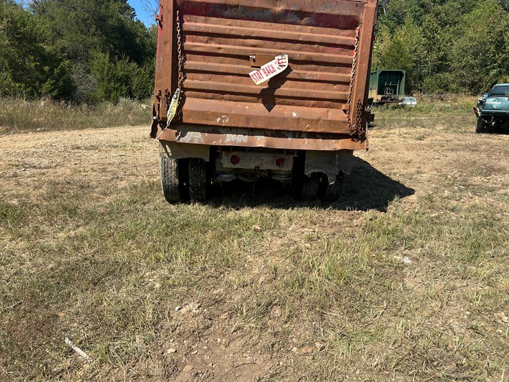 #22532-•-1996-freightliner-t/a-daycab-dump-truck-vin:1fuydzyb8tp876191-image-4