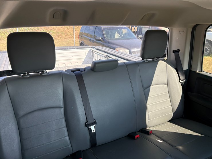 2017-dodge-1500-image-30