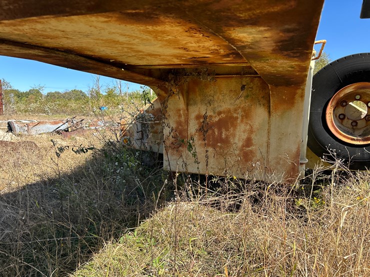 #22567-•-cw-4373-44'-t/a-fixed-neck-lowboy-trailer-cw-94-image-20