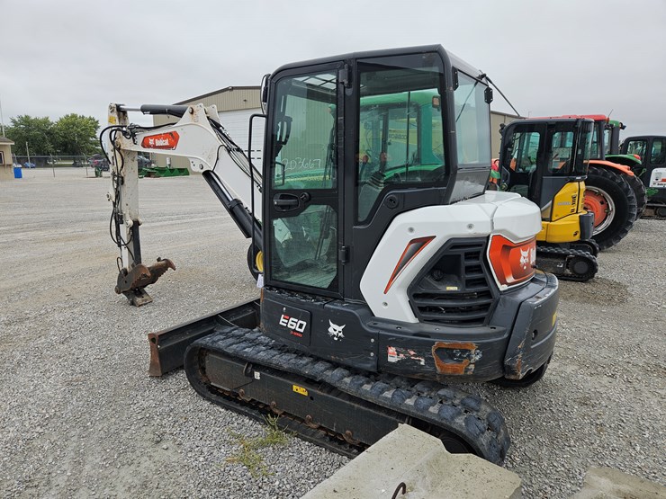 2022-bobcat-e60-image-15