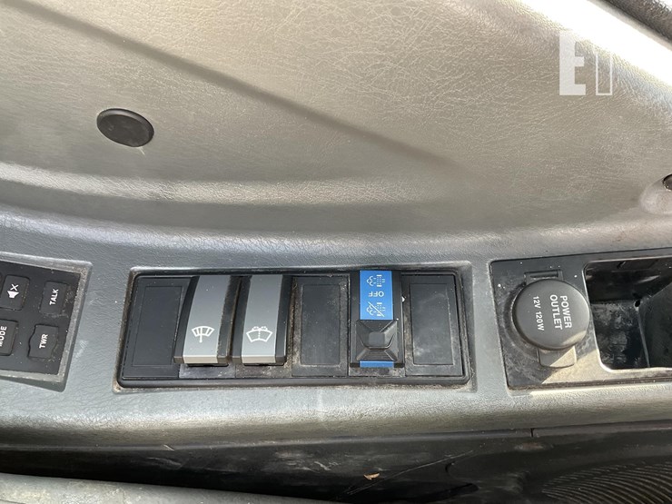 2018-case-cx57c-image-23