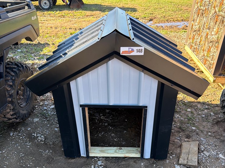 #148-•-metal-dog-house-image-1