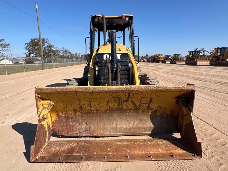 2015-caterpillar-415f2-image-7