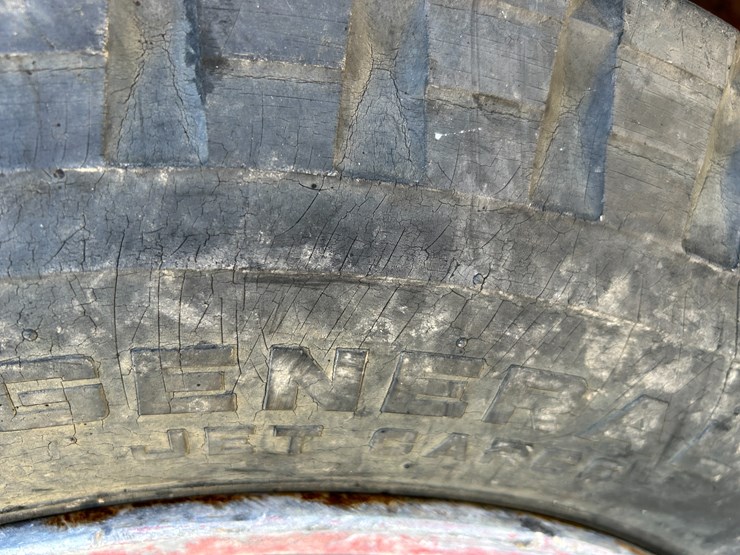 international-700-image-7