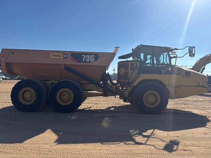 2019-caterpillar-730-image-2