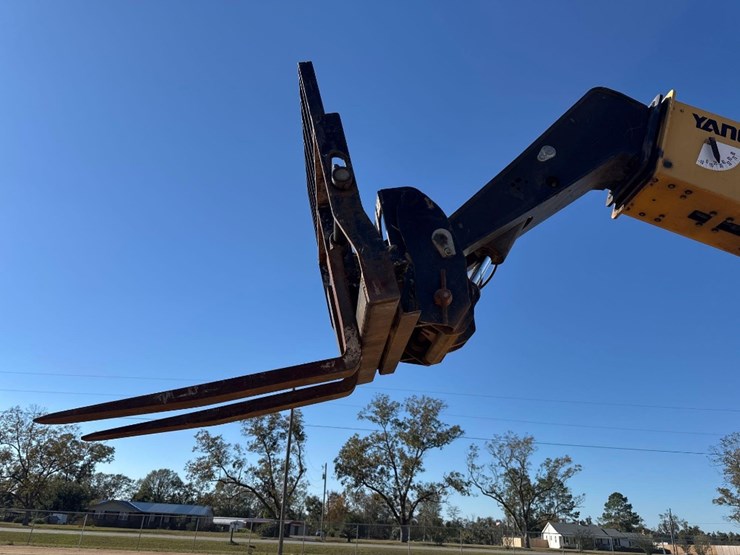 2015-caterpillar-tl943c-image-16