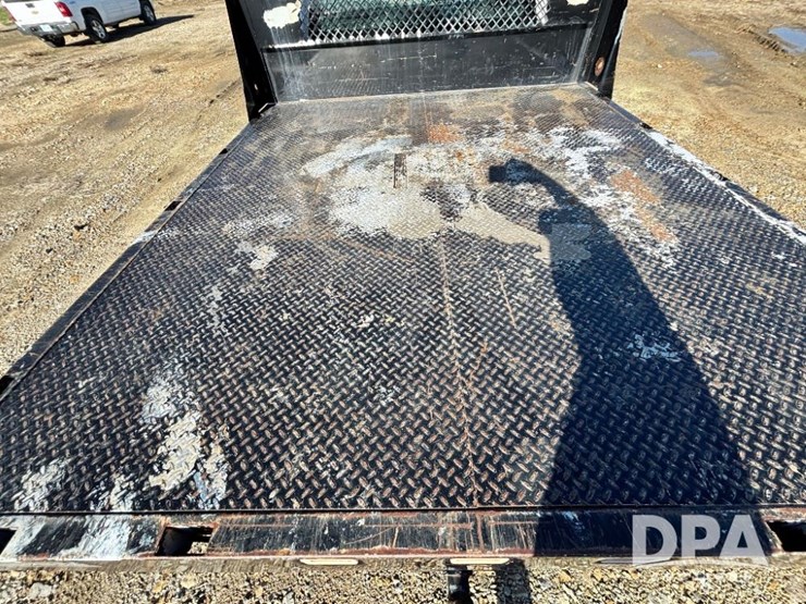 2013-chevrolet-3500hd-image-31