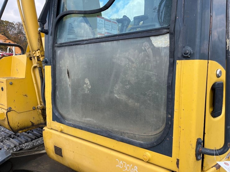 komatsu-pc138us-lc-image-18