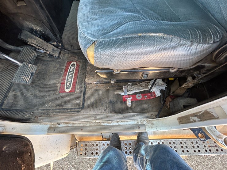 #22533-•-1994-freightliner-t/a-daycab-dump-truck-vin:-1fuyfdyb6rp462199-image-43