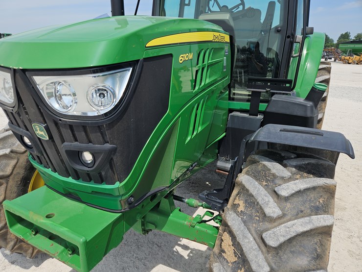 2018-john-deere-6110m-image-3