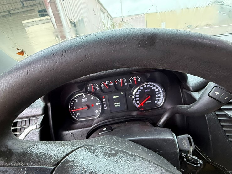 2015-chevrolet-tahoe-image-55