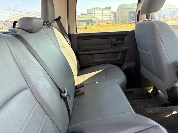 2017-dodge-1500-image-21