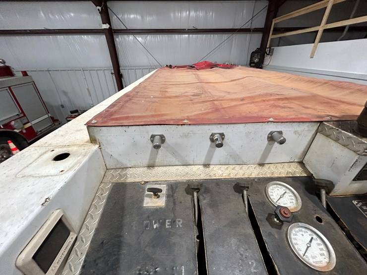 1993-freightliner-fl80-image-38