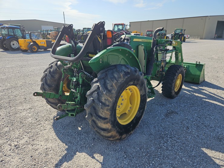 2016-john-deere-5085e-image-17