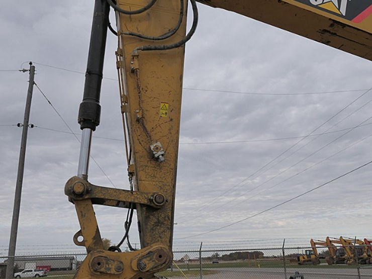 2015-caterpillar-329fl-image-15