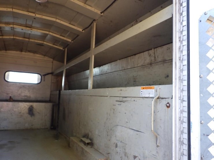 2002-freightliner-fl50-image-11