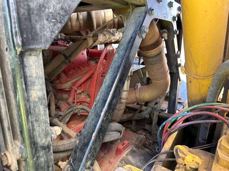 2019-peterbilt-520-image-7