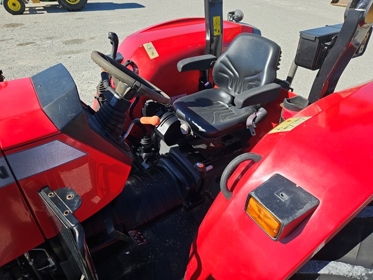 2015-massey-ferguson-4709-image-14